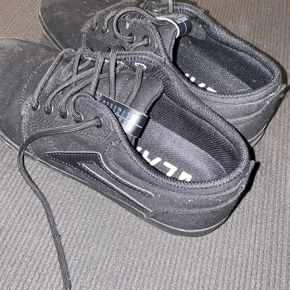 Lightly worn Lakai Griffin skate shoes size 9